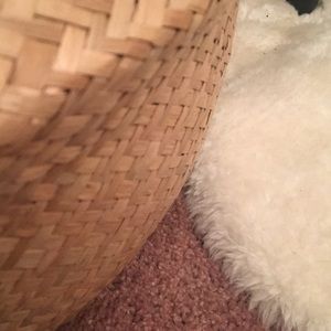 Meet your Posher, Charms